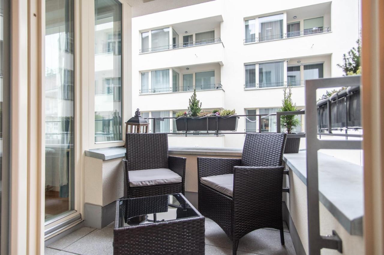 Apartment With Balcony Prága Kültér fotó
