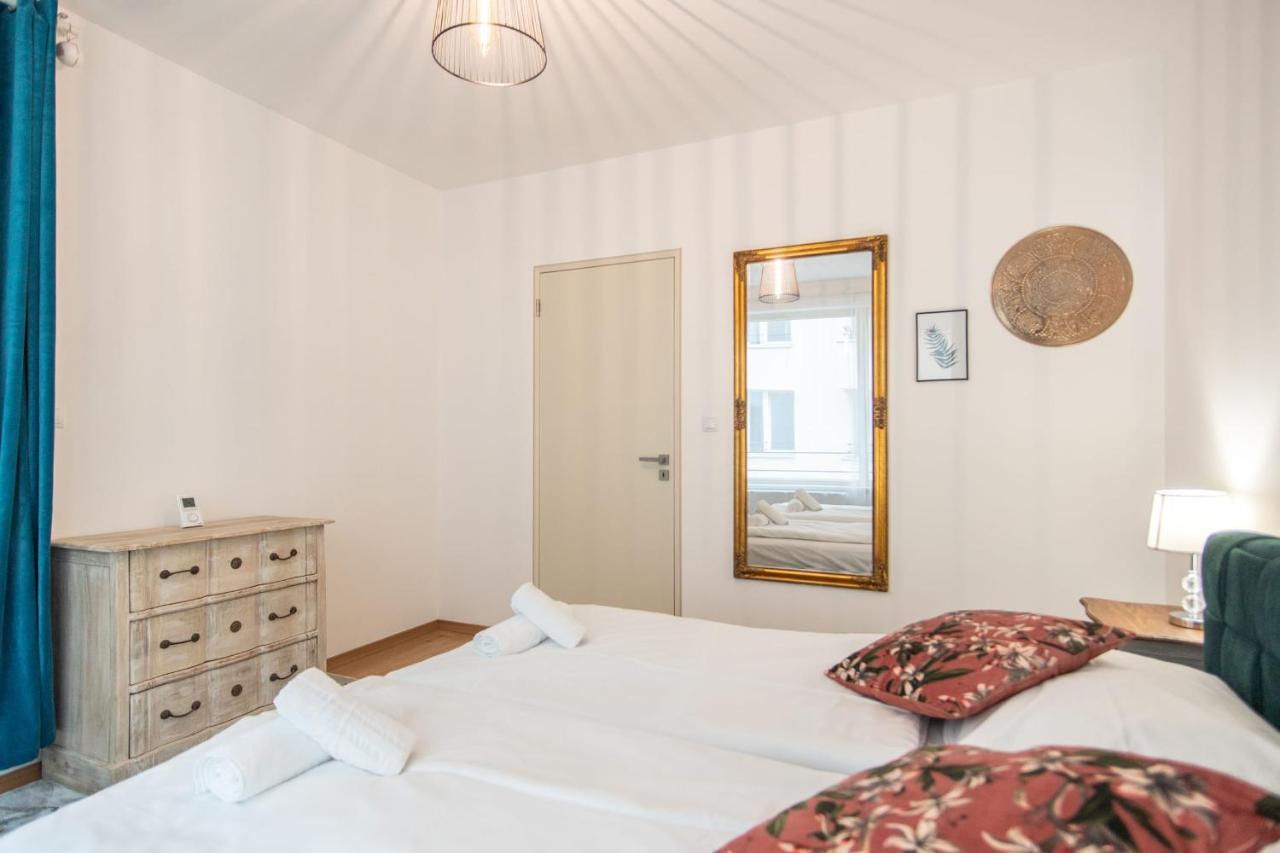 Apartment With Balcony Prága Kültér fotó