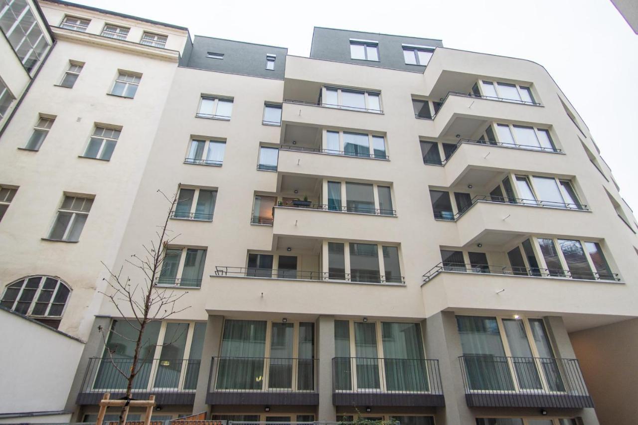 Apartment With Balcony Prága Kültér fotó