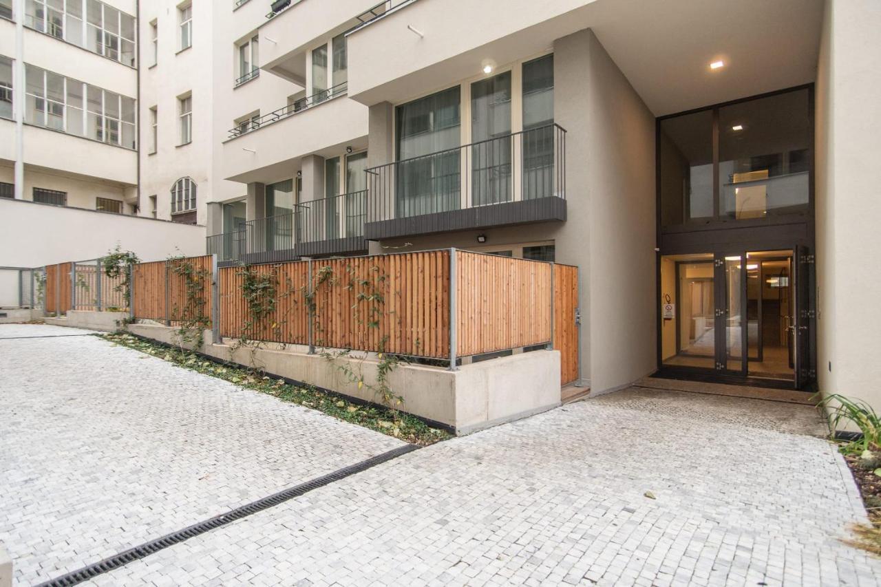 Apartment With Balcony Prága Kültér fotó